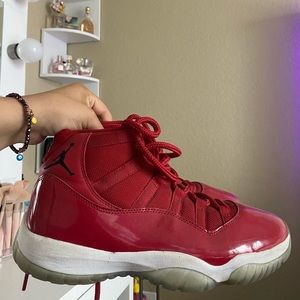 Jordan 11 red